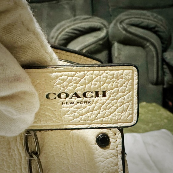 Coach soho shoulder bag  Cream Leather Handbag Crossbody purse - Picture 5 of 17